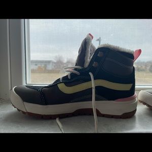 ⭐️Vans Ultra Range Ultracush Boots⭐️
